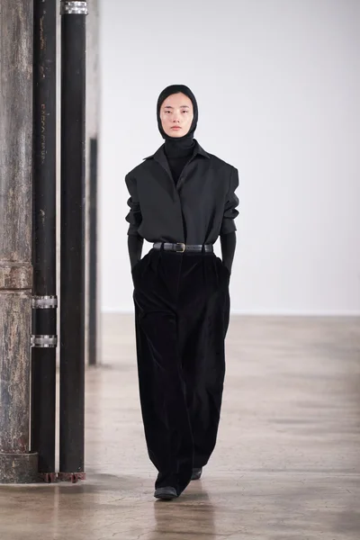 Look 3